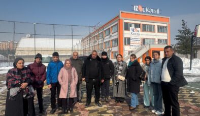 Eğitim Devam Ederken Okula “Satılık” ve “Kiralık” Tabelası Asıldı