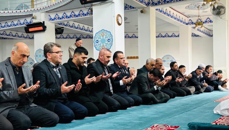 MHP Dilovası Teşkilatı Polis Haftasında Şehitleri Andı