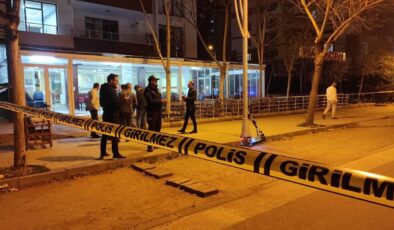 Diyarbakır’da sokak ortasında silahlı kavga