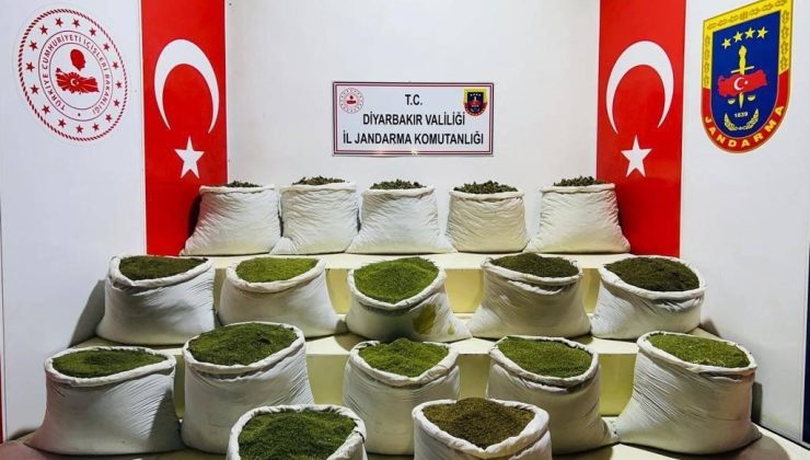 Diyarbakır’da 1 ton 354 kilo esrar, 122 bin uyuşturucu bitkisi ele geçirildi
