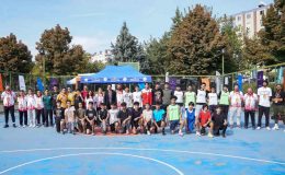 Diyarbakır’da gençler sokak basketbol turnuvasında kozlarını paylaştı