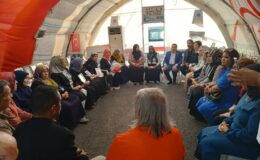 Büyük Birlik Partisi Diyarbakır İl Kadın Kolları Başkanlığı Anneler gününde evlat nöbeti tutan anneleri unutmadı