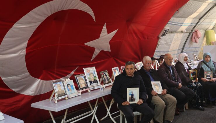 Evlat nöbetindeki baba: “Kürtlerin en büyük düşmanı, PKK örgütüdür”