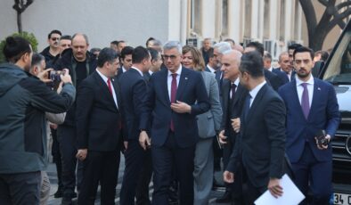 Sağlık Bakanı Memişoğlu Diyarbakır Valiliğini ziyaret etti