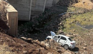 Diyarbakır’da otomobil köprüden düştü: 1 yaralı