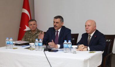 Erzurum’da “Sokak Hayvanlarına Yönelik Tedbirler” toplantısı gerçekleştirildi.