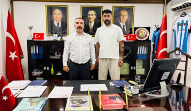 Dilovası’nda Başkan Turhan öncülüğünde MHP’ye katılımlar hız kesmiyor.