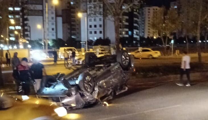 Diyarbakır’da Makas Atan Sürücünün Neden Olduğu Kazada 1’i Ağır 3 Yaralı