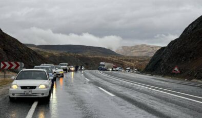 Diyarbakır-Elazığ Yolunda Tır Kazası: Bir Şerit Trafiğe Kapandı