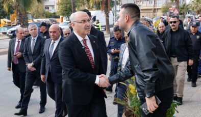 Adana Valisi Yavuz Selim Köşger, Yüreğir’de Vatandaşlarla Buluştu