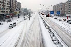 Kar yağdı Diyarbakır trafiği kilitlendi