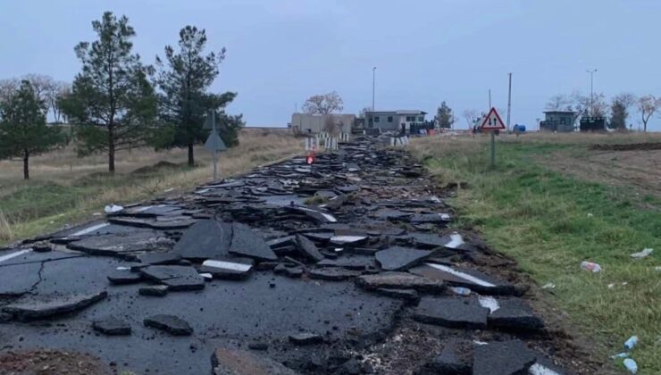 DİYARBAKIR’DA DİCLE ÜNİVERSİTESİ YOL KAPATTI.