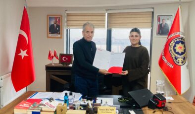 Duymer İşitme Cihazları Bölge İdari ve Tanıtım Müdürü Kübra Demirtaş, Polis Emeklileri Yardımlaşma ve Dayanışma Derneği’ni ziyaret ederek önemli bir sosyal iş birliğine imza attı.