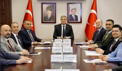 Adana Valisi Mustafa Yavuz başkanlığında, 14. Uluslararası Adana Portakal Çiçeği Karnavalı’nın hazırlıkları değerlendirildi.