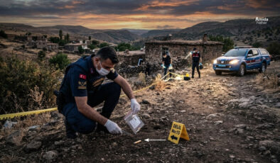 Diyarbakır’da Jandarma Suç Araştırma Timi (JASAT) ekipleri Sur ilçesinde işlenen cinayeti sigara izmaritindeki DNA ile aydınlattı.