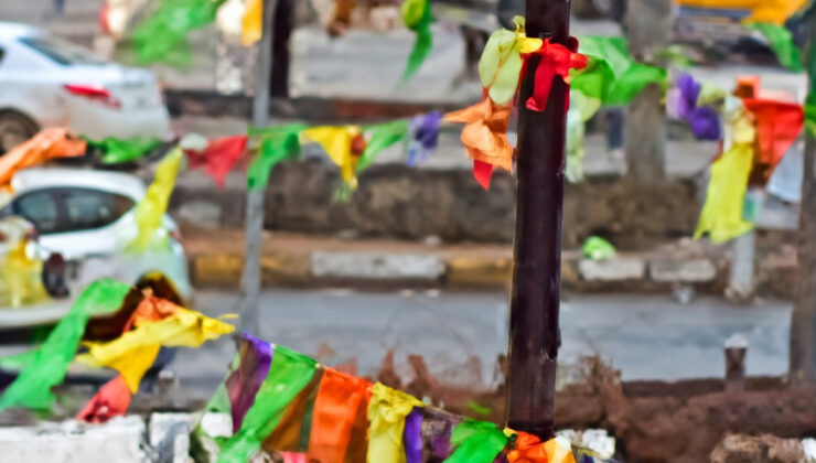 Diyarbakır Büyükşehir Belediyesi’nin son dönemdeki bazı faaliyetleri, kent sakinleri arasında yoğun eleştirilere yol açıyor.