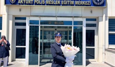 POLİS AKADEMİSİ MEZUNU KIZINA DUYGULANDIRAN MESAJ