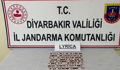 Diyarbakır’da uyuşturucu hap ve esrar yakalandı