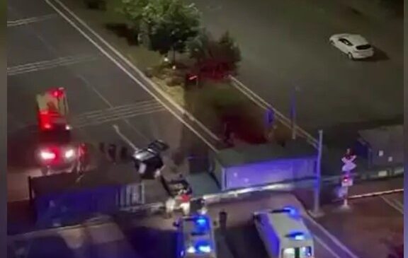 Diyarbakır’da otomobil yük trenine çarptı: 2 yaralı
