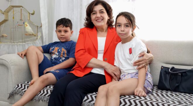 Adana’da Süreyya Yavuz Hanımefendi, Aileleri Ziyaret Etti