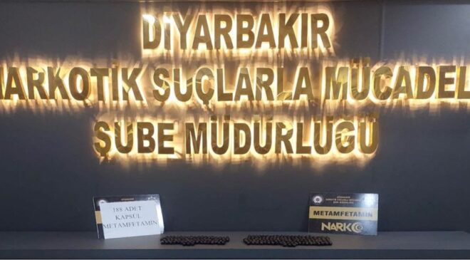 Diyarbakır’da yuttukları uyuşturucu ile yakalandılar