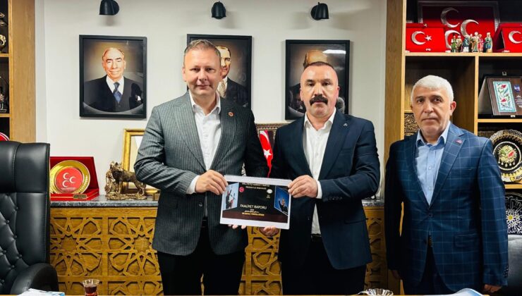 MHP Dilovası Teşkilatı Faaliyet Raporunu İl Başkanı Enes Emengen’e Sundu
